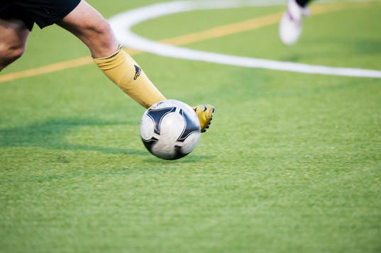 Konstgräs, fot, boll, fotbollssko, bollkänsla, bollen