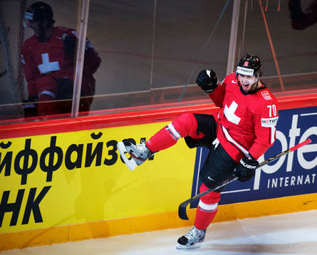 Schweiz Denis Hollenstein jublar