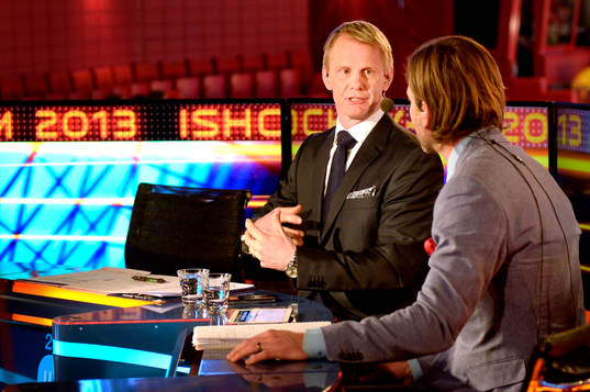 TV4 kommentatorerna Peter Jihde och Niklas Wikegård i