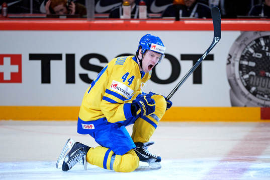 Sveriges Nicklas Danielsson jublar