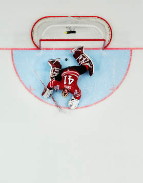 Kanadas målvakt Mike Smith deppar