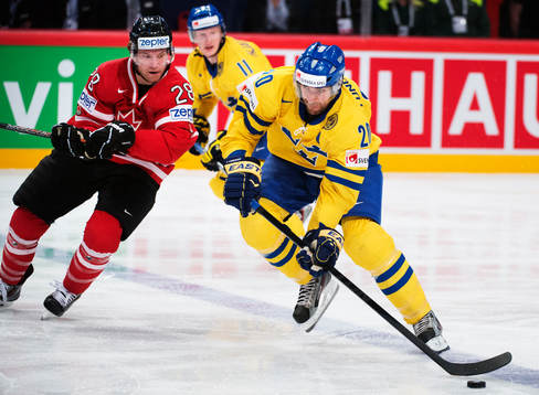 Kanadas Claude Giroux och Sveriges Joel Lundqvist i