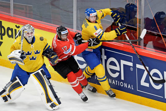 Petter Granberg, Sverige i kamp om pucken med Wayne