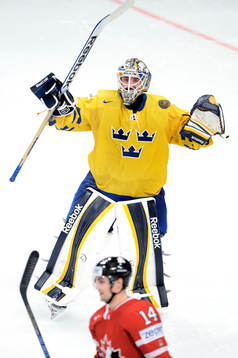 Jhonas Enroth, målvakt, Sverige, jublar