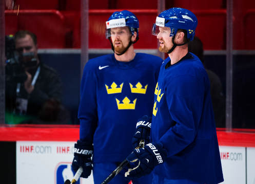 Daniel Sedin och Henrik Sedin på Sveriges träning