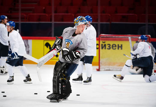 Målvakten Antti Raanta på Finlands träning