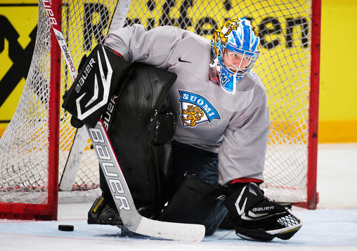 Målvakten Antti Raanta på Finlands träning