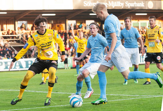 1-1, Simon Kroon, Malmö, som överlistar Mattias Asper,