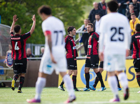Andreas Haddad, Brommapojkarna gör 1-1 och gratuleras av