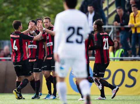 Andreas Haddad, Brommapojkarna gör 1-1 och gratuleras av