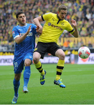 v.l. Kevin Volland, Sven Bender (Dortmund)