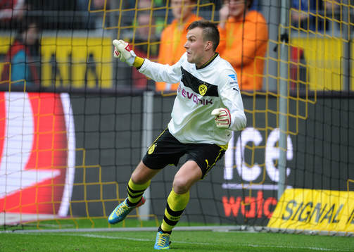 Feldspieler Kevin Grosskreutz (Dortmund) als Torwart beim