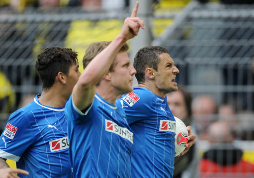 2 Jubel v.l. Roberto Firmino, Sven Schipplock, Torschuetze