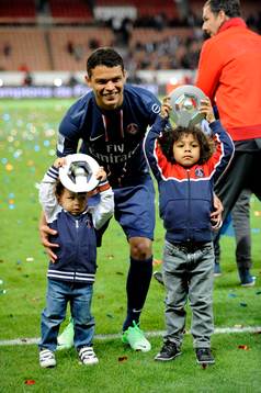 Thiago SILVA et ses enfants - 18.05.2013 - Paris Saint