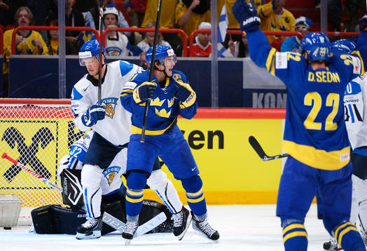 Loui Eriksson, Sverige, gör 1-0 i semifinalen mellan