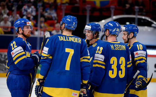 Daniel Sedin, Henrik Tallinder, Loui Eriksson,  Henrik