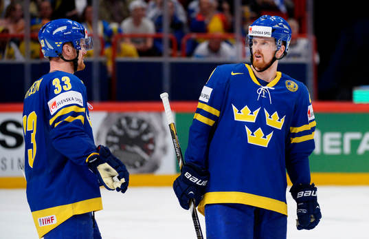 Henrik Sedin, Daniel Sedin, i semifinalen mellan Finland