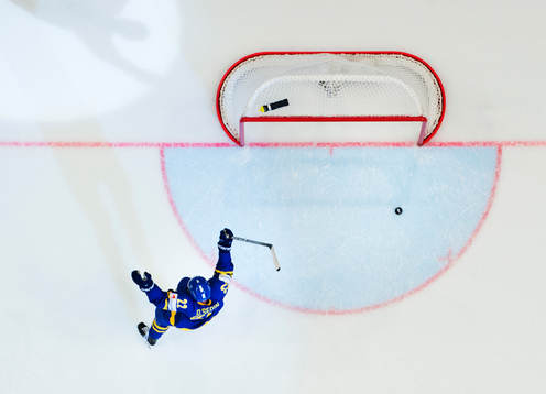 Sveriges Daniel Sedin jublar