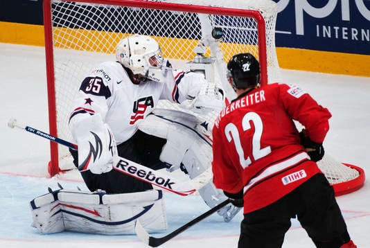 Bläddra bland fler bilder av Ishockey, VM, dag 16, semifinal, Schweiz - USA