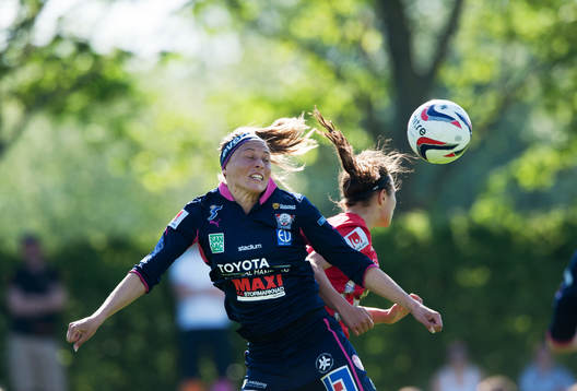 Charlotte Rohlin, Linköping, vinner nickduell, hästsvansar