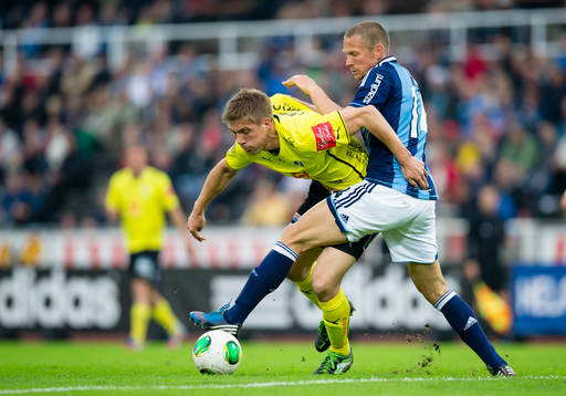 Mikael Boman, Halmstad i kamp om bollen med Mattias
