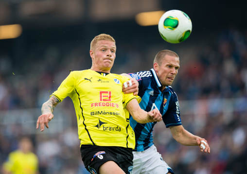 Gudjón Baldvinsson, Halmstad i kamp om bollen med Mattias