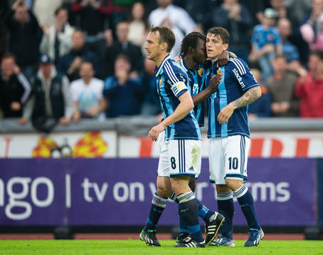 Erton Fejzullahu, Djurgården gör 1-0 och gratuleras av