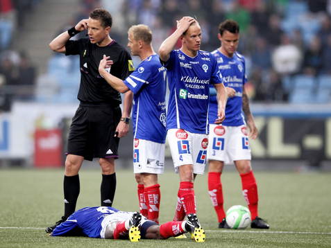 Skadad Åtvidaberg Mohamed Abubakari, domare Martin