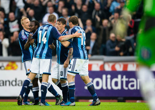 Jubel när Djurgården gör 1-0 genom Erton Fejzullahu.