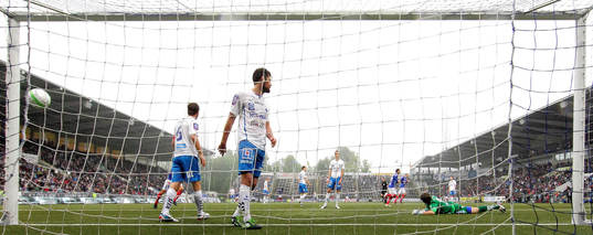 Mål 1-1 Åtvidaberg Kristian Bergström, i bild