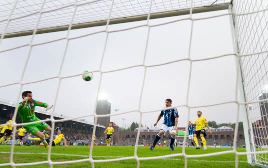 Erton Fejzullahu, Djurgården gör 1-0 bakom Stojan Lukic,