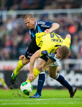 Mattias Östberg, Djurgården i kamp om bollen med Mikael