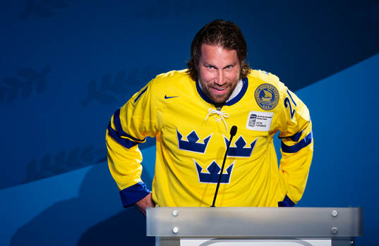 Peter Forsberg håller tal