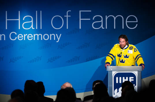 Peter Forsberg håller tal