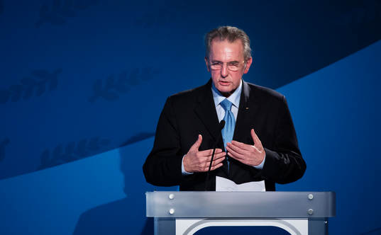 Jacques Rogge, ordförande IOK, håller tal