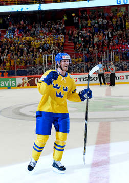 Sveriges Henrik Sedin jublar