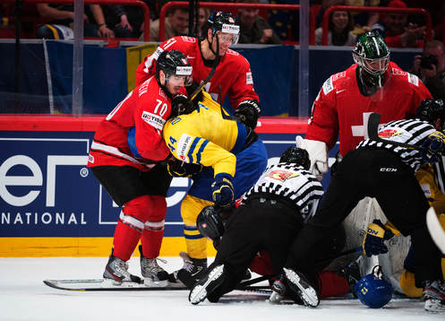 Schweiz Denis Hollenstein och Ryan Gardner i bråk med