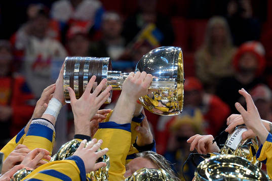 Sverige lyfter VM-bucklan