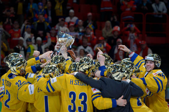 Sverige lyfter VM-bucklan
