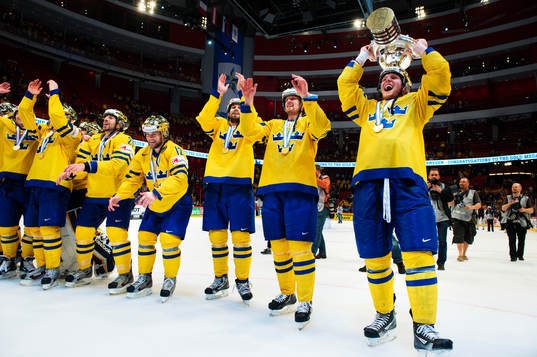 Det svenska laget med Gabriel Landeskog längst till höger