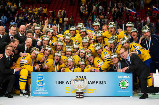 Det svenska laget jublar