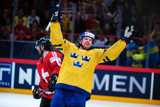 Sveriges Henrik Sedin jublar