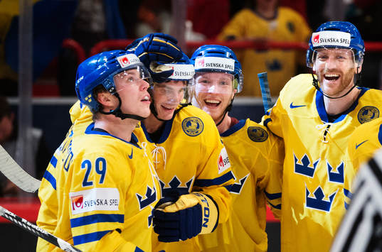 Sveriges Erik Gustafsson, Loui Eriksson, Gabriel Landeskog