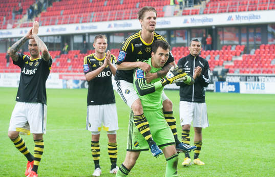Kyriakos Stamatopoulos, målvakt, AIK, och Martin