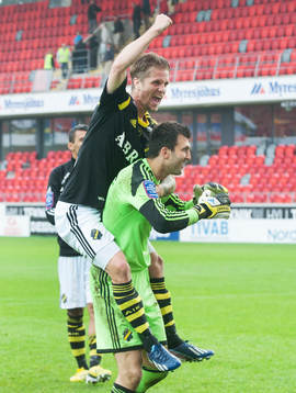 Kyriakos Stamatopoulos, målvakt, AIK, och Martin