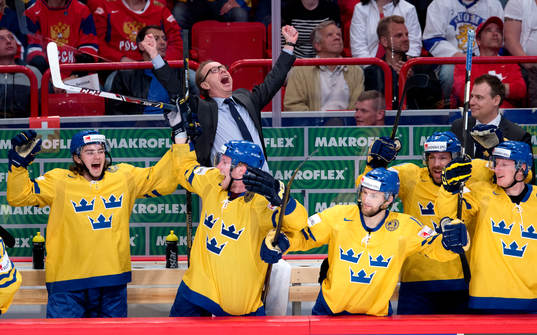Pär Mårts, tränare Sverige jublar över VM-guld