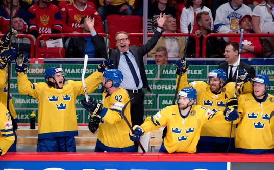 Pär Mårts, tränare Sverige jublar över VM-guld