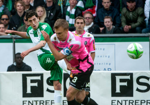 Nahir Besara, Hammarby, provar skott på mål