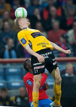 Tom Söderberg, Elfsborg, högre än David Accam,