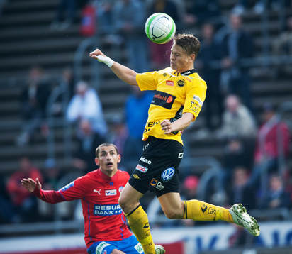 Viktor Claesson, Elfsborg, högre än Loret Sadiku,